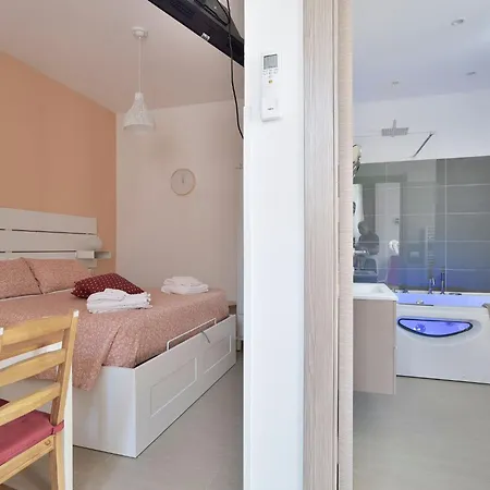 Romantisches Mit Jacuzzi By Interhome * Scicli