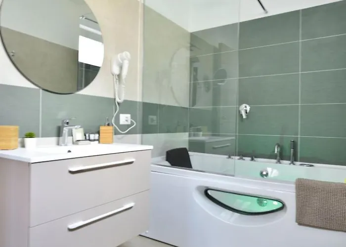 Romantisches Mit Jacuzzi By Interhome Apartment *