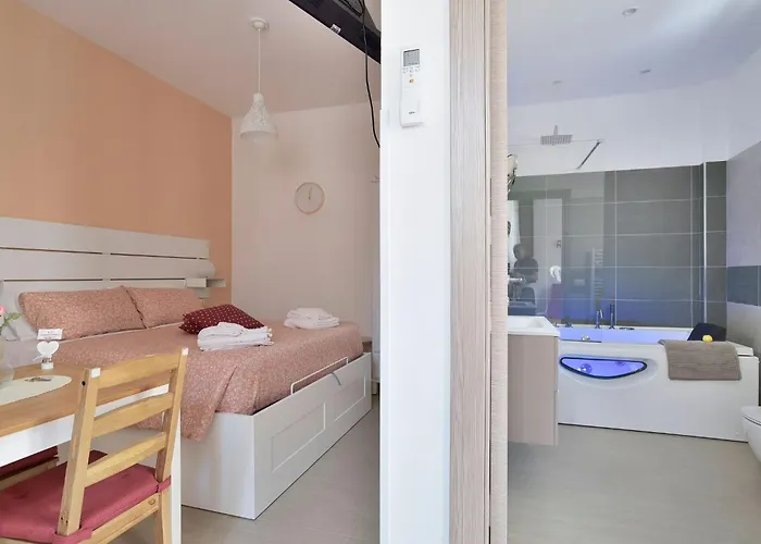 Romantisches Mit Jacuzzi By Interhome * Scicli