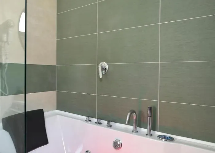 Romantisches Mit Jacuzzi By Interhome *